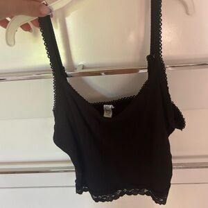 Cropped black tank top